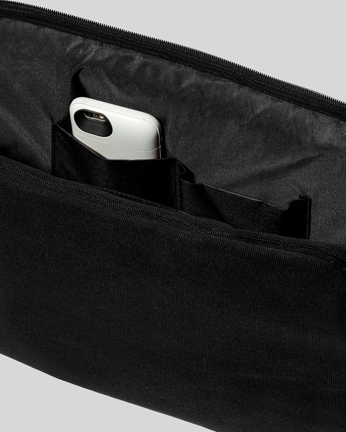 Ita Standard Messenger Bag